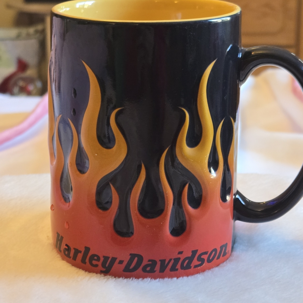 NWOT Vintage 2002 Harley Davidson 16oz Coffee Mug With 3D Raised Flames